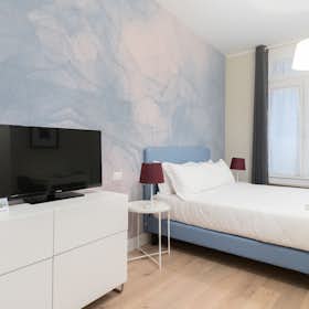 Apartment for rent for €2,150 per month in Milan, Corso Giuseppe Garibaldi
