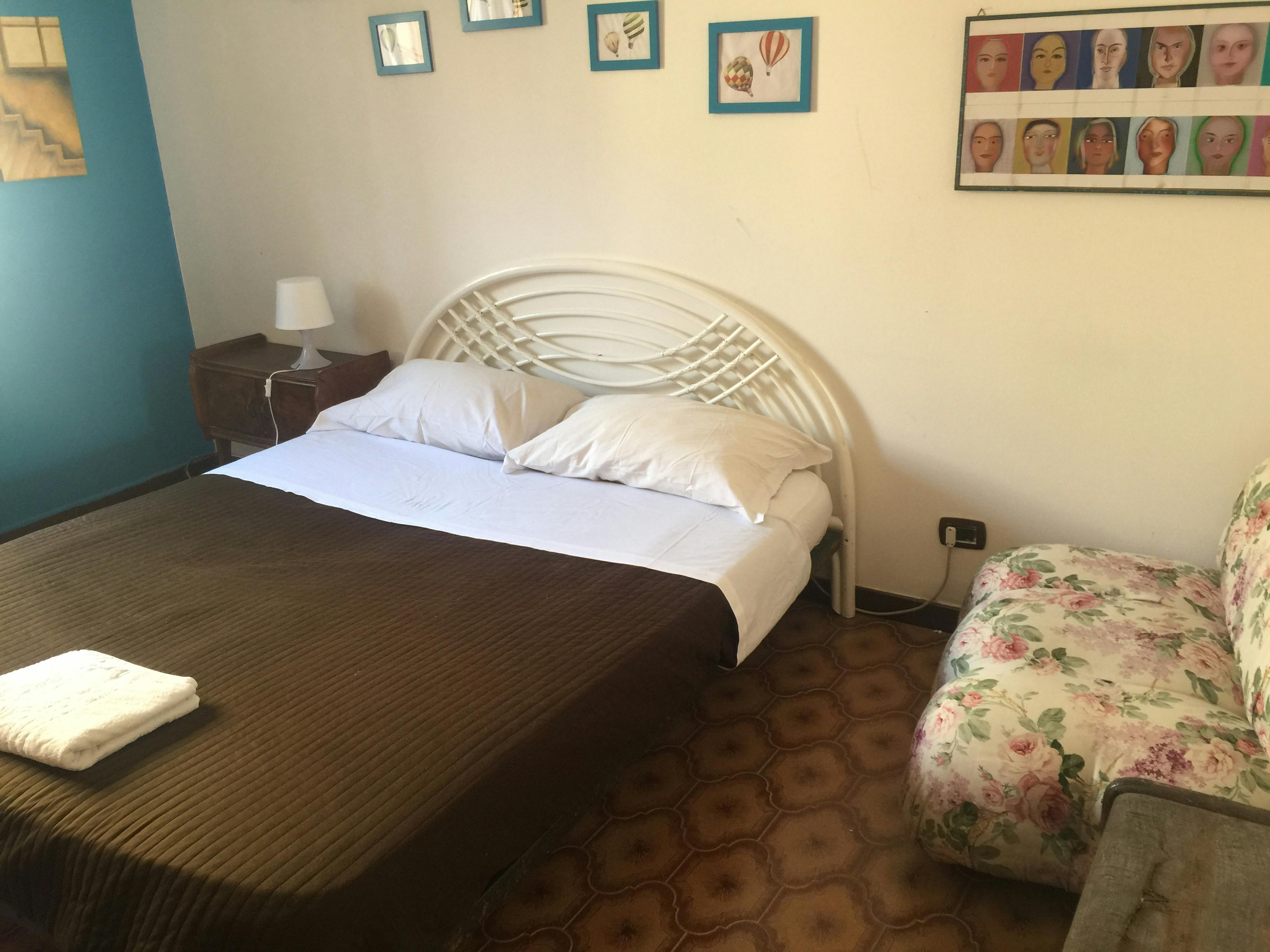 Приватна кімната за оренду для 320 EUR на місяць у Catania, Via Salvatore di Giacomo