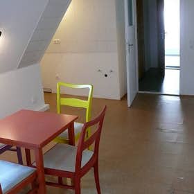 Apartamento para alugar por € 540 por mês em Bannewitz, Winckelmannstraße