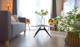 Appartement te huur voor € 1.140 per maand in Charleroi, Rue des Écoles