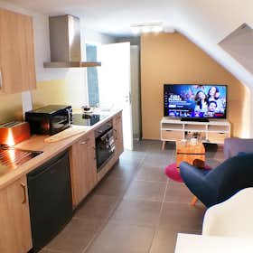 公寓 正在以 €850 的月租出租，其位于 Charleroi, Rue des Écoles