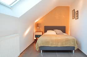 Apartament de închiriat pentru 850 EUR pe lună în Charleroi, Rue des Écoles