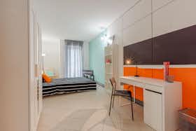 Cameră privată de închiriat pentru 590 EUR pe lună în Pisa, Via Barattularia