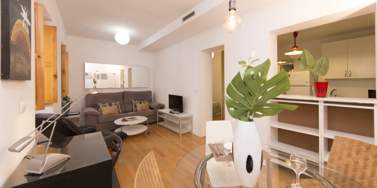 2-Bedroom Apartment in Calle de Doña Urraca, Madrid (964001) ROOM 4