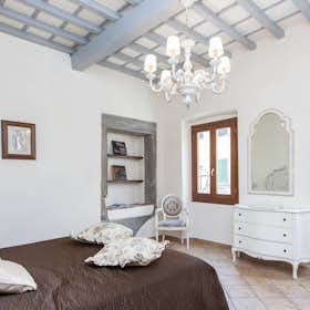 Apartment for rent for €1,615 per month in Florence, Via Palazzuolo