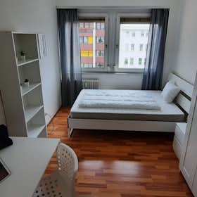 Private room for rent for €695 per month in Vienna, Franzensbrückenstraße