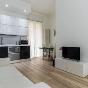 Apartment for rent for €2,205 per month in Milan, Corso Genova