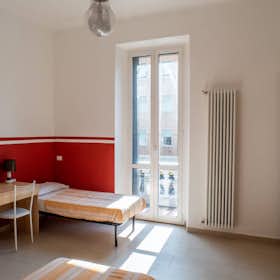 Shared room for rent for €440 per month in Milan, Via Volvinio