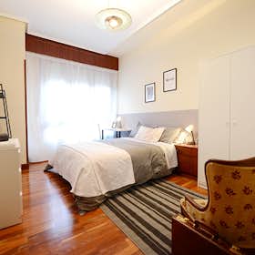 Private room for rent for €555 per month in Bilbao, Plaza General Latorre