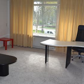 Apartment for rent for €1,600 per month in Delft, Herman Gorterhof