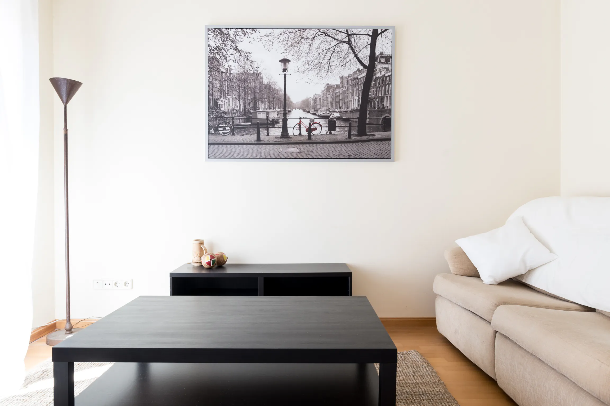 3-Bedroom Apartment in Calle Donoso Cortés, Madrid (968900) ROOM 2