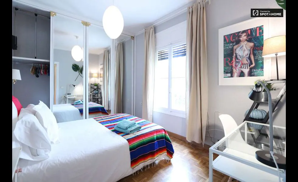 3-Bedroom Apartment in Avenida de Concha Espina, Madrid (968960) ROOM 4
