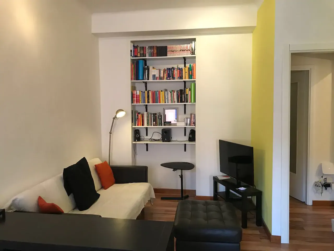 1-Bedroom Apartment in Viale Umbria, Milan (969187) ROOM 2
