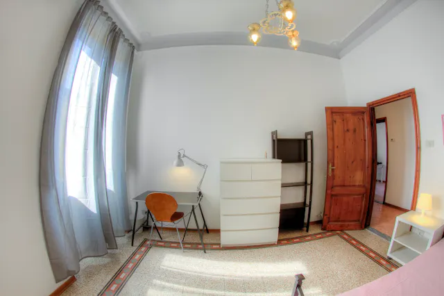 Private room in Via Gaetano Milanesi, Florence (969983) room image 2