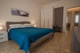 Apartament de închiriat pentru 1.300 EUR pe lună în Verona, Via Don Carlo Steeb
