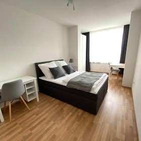 Private room for rent for €860 per month in Köln, Hohenzollernring