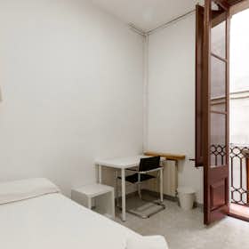 Private room for rent for €500 per month in Barcelona, Carrer de la Portaferrissa