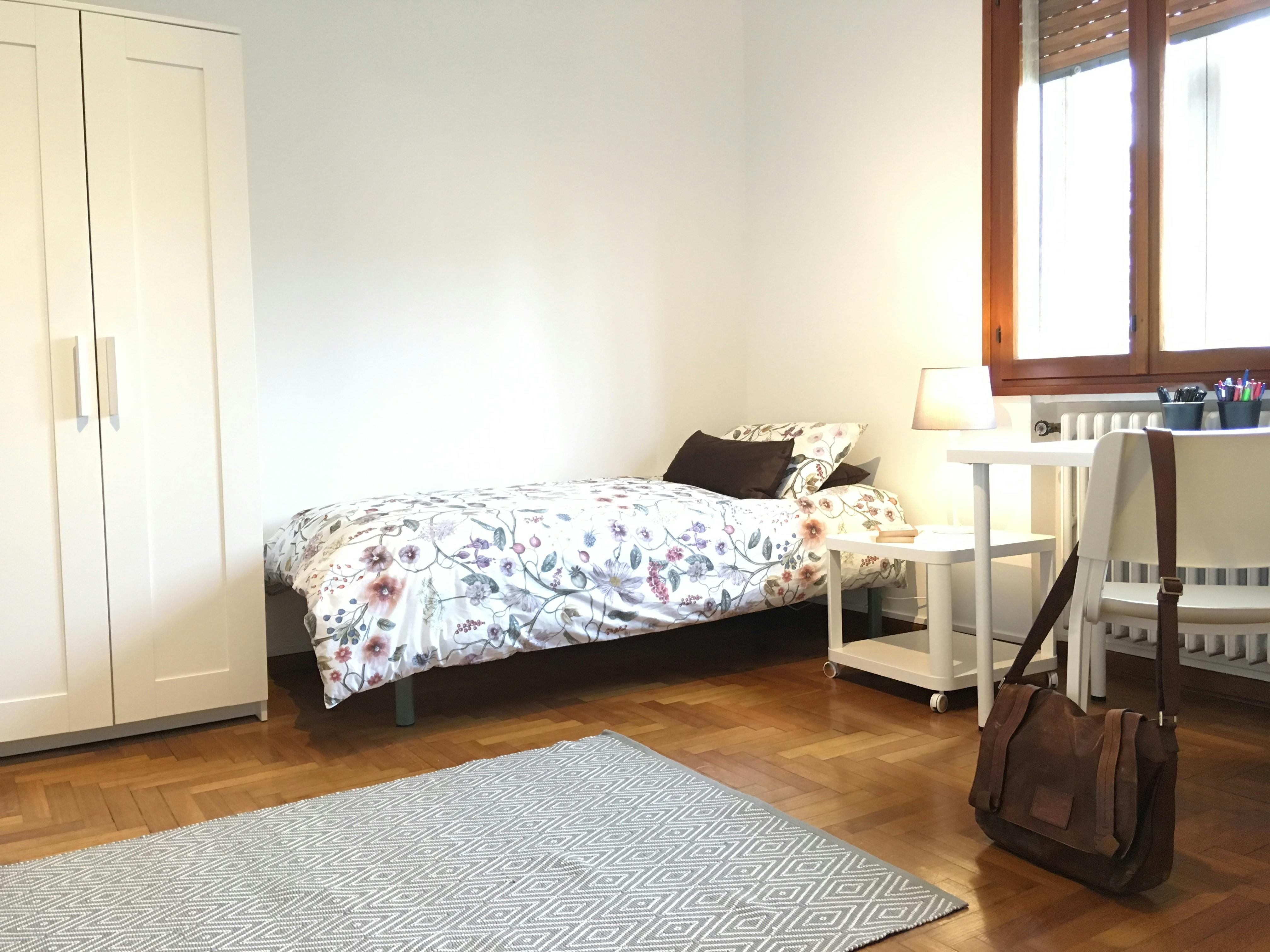 Double room Padova, 1 bed, 20m² — photo 1
