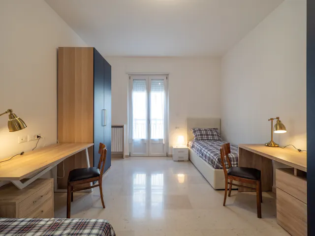 Shared room in Via Negroli, Milan (975986) room image 1