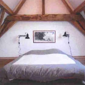 Chambre privée for rent for 675 € per month in Sint-Pieters-Leeuw, Vlezenbeeklaan