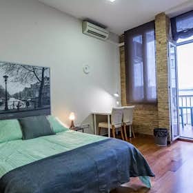Private room for rent for €375 per month in Valencia, Carrer dels Adreçadors