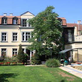 Apartment for rent for €2,400 per month in Vienna, Lainzer Straße