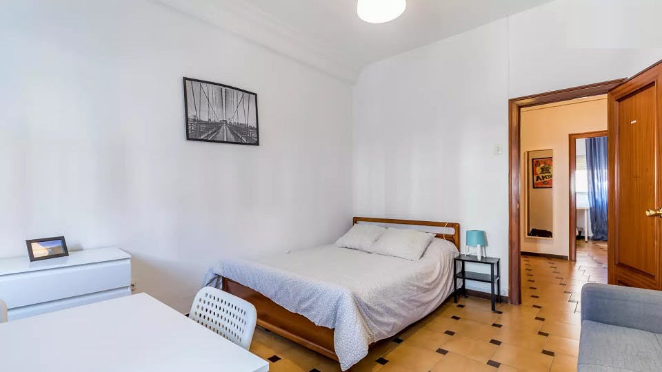 Private room for rent for €375 per month in Valencia, Carrer de Beatriz Tortosa