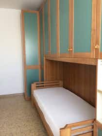 Private room for rent for €400 per month in Pisa, Via Cisanello