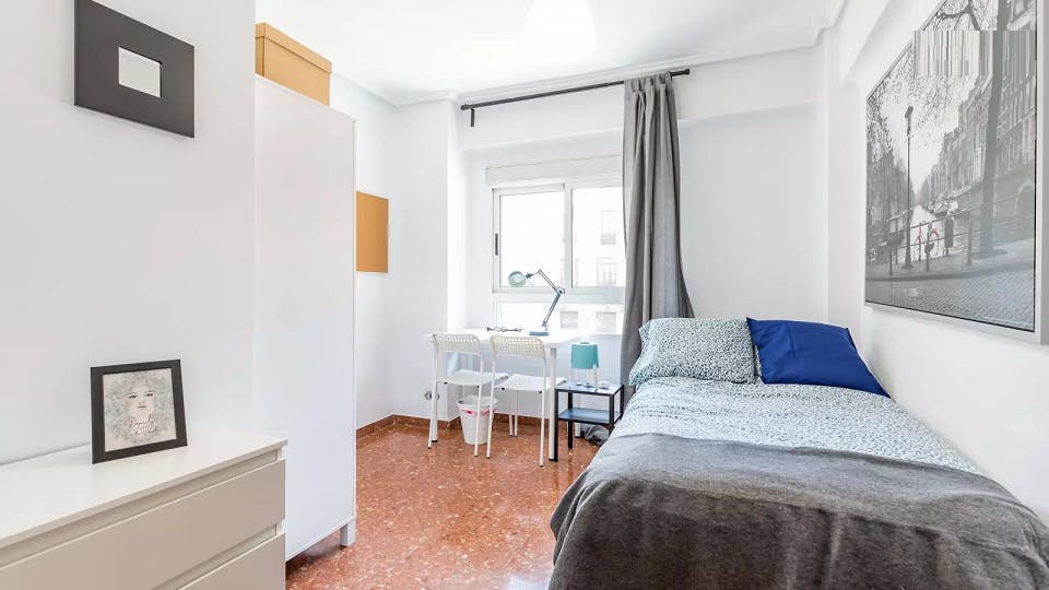 Private room for rent for €350 per month in Valencia, Avinguda del Cardenal Benlloch