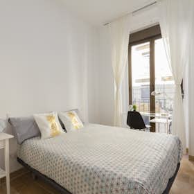 Private room for rent for €690 per month in Madrid, Calle de Santa Isabel