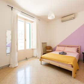 Private room for rent for €470 per month in Bari, Via Michelangelo Signorile