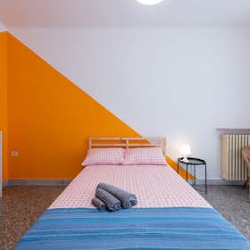 Private room for rent for €470 per month in Bari, Via Michelangelo Signorile