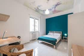 私人房间 正在以 €450 的月租出租，其位于 Bari, Viale Antonio Salandra
