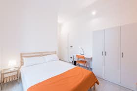 Privé kamer te huur voor € 450 per maand in Bari, Viale Antonio Salandra