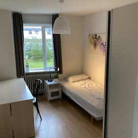 Privé kamer te huur voor ISK 142.632 per maand in Reykjavík, Hjarðarhagi