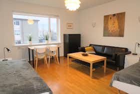 Shared room for rent for ISK 96,760 per month in Reykjavík, Hjarðarhagi
