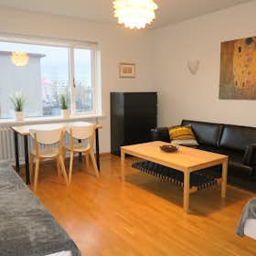 Chambre partagée à louer pour 97 425 ISK/mois à Reykjavík, Hjarðarhagi