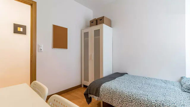 Private room in Carrer del Duc de Gaeta, Valencia (980484) room image 9