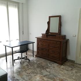 Private room for rent for €450 per month in Florence, Via Caduti di Cefalonia