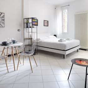 Apartment for rent for €1,550 per month in Negrar di Valpolicella, Via Luigi Zamboni