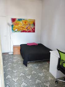 Cameră privată de închiriat pentru 595 EUR pe lună în Barcelona, Carrer de Pallars