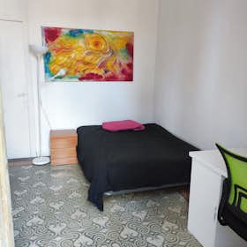 私人房间 正在以 €595 的月租出租，其位于 Barcelona, Carrer de Pallars