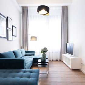 Apartment for rent for €2,674 per month in Munich, Fritz-Erler-Straße
