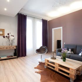 Apartment for rent for €3,800 per month in Barcelona, Rambla de Catalunya