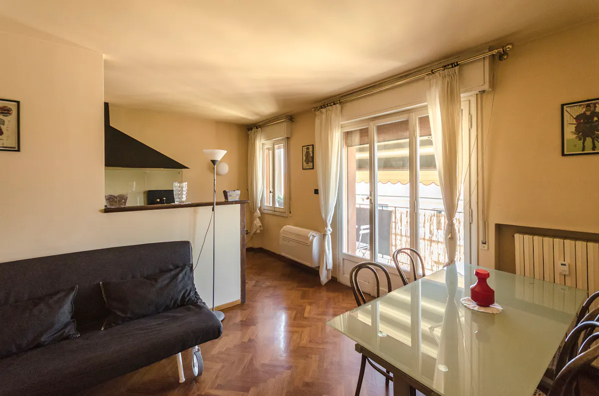 1-Bedroom Apartment in Via Oreste Regnoli, Bologna (983978) ROOM