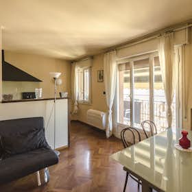 Apartment for rent for €1,550 per month in Bologna, Via Oreste Regnoli