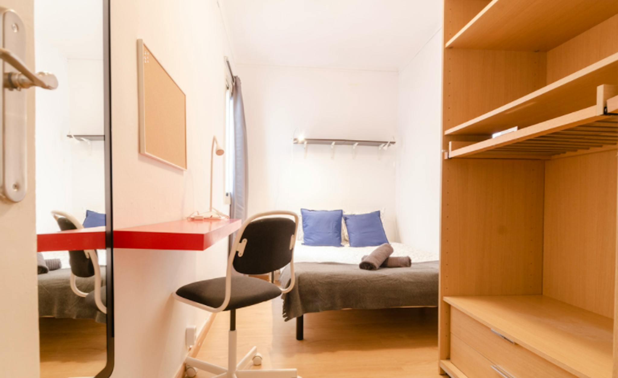 Carrer de Pareto, L'Hospitalet de Llobregat preview