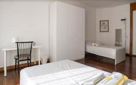 Mehrbettzimmer zu mieten für 425 € pro Monat in Milan, Via Francesco dall'Ongaro