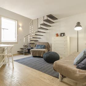 Apartment for rent for €1,700 per month in Bologna, Via Francesco Rismondo