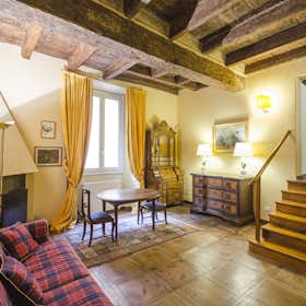 Apartment for rent for €2,400 per month in Bologna, Via dal Luzzo